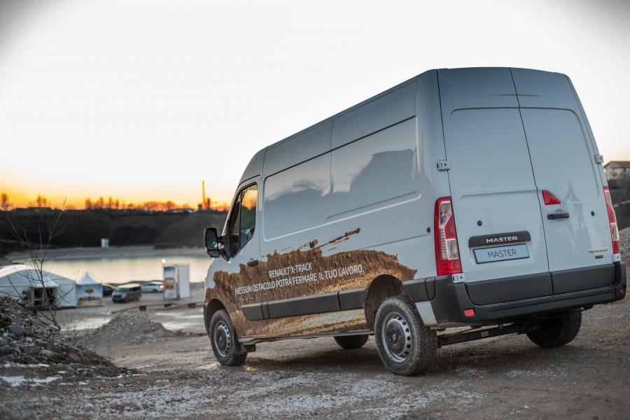  Renault Master X-Track L2H2 2016 года  (фото 17 из 33)